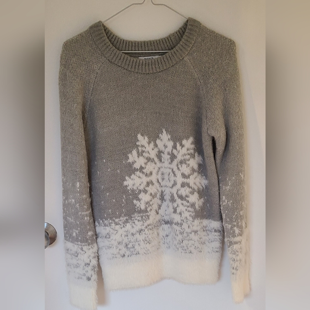 Ricki's Gray Crewneck Sweater with White Snowflake (XS)